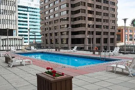 Ramada Plaza By Wyndham Calgary Downtown Hotel